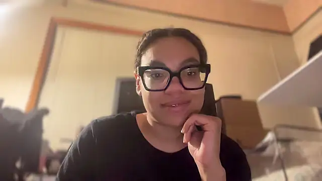 Snapshot of zahrabliss chatting on May 8, 2026, 12:49 am zahrabliss online show from May 8, 2026, 12:49 am