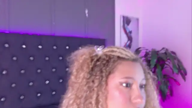 Eve  Queen online show from October 10, 2025, 6:07 pm