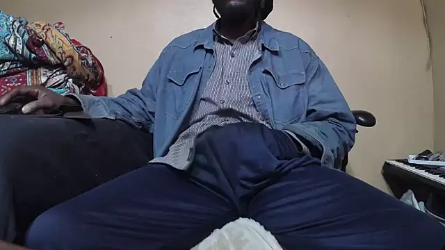 Snapshot of EYEzIAM chatting on January 10, 2026, 1:51 am EYEzIAM online show from January 10, 2026, 1:51 am