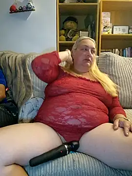 Luscious-LucyXX online show from July 25, 2026, 7:55 pm