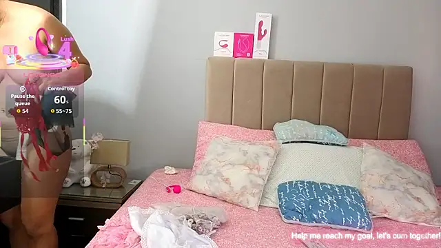 Penelophe01 online show from December 15, 2025, 6:45 pm