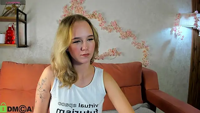 Casey Sweeet online show from September 24, 2025, 8:39 am