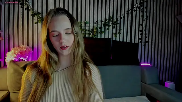 Snapshot of Casey_Sweeet chatting on February 7, 2026, 1:09 am Casey Sweeet online show from February 7, 2026, 1:09 am