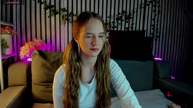 Snapshot of Casey_Sweeet chatting on February 11, 2026, 12:04 am Casey Sweeet online show from February 11, 2026, 12:04 am