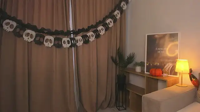 Snapshot of Elina_Star chatting on October 28, 2025, 2:09 pm Elina Star online show from October 28, 2025, 2:09 pm