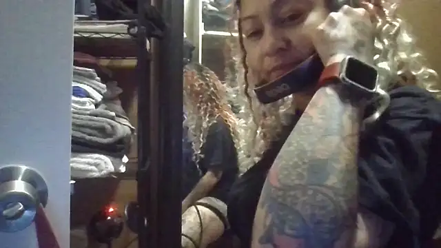 Flossee online show from January 8, 2026, 11:40 pm