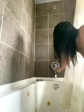 Snapshot of starsaligned chatting on November 16, 2025, 5:40 pm starsaligned online show from November 16, 2025, 5:40 pm