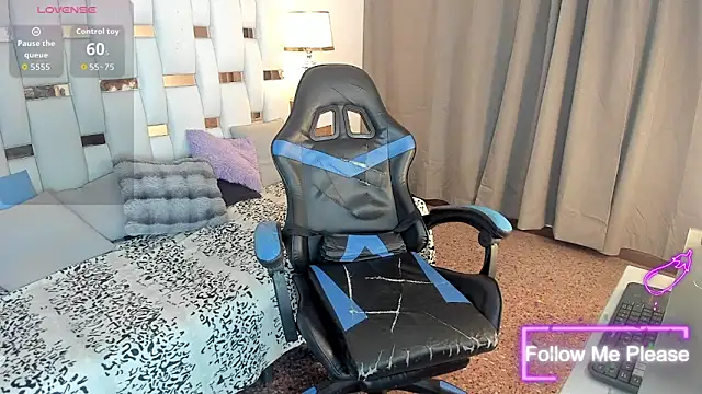 nextboywell1 online show from March 17, 2026, 3:22 am