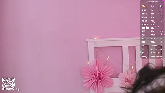 Snapshot of KendalHottt chatting on October 5, 2025, 4:00 am KendalHottt online show from October 5, 2025, 4:00 am