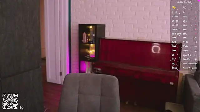 Snapshot of KendalHottt chatting on October 15, 2025, 4:34 am KendalHottt online show from October 15, 2025, 4:34 am