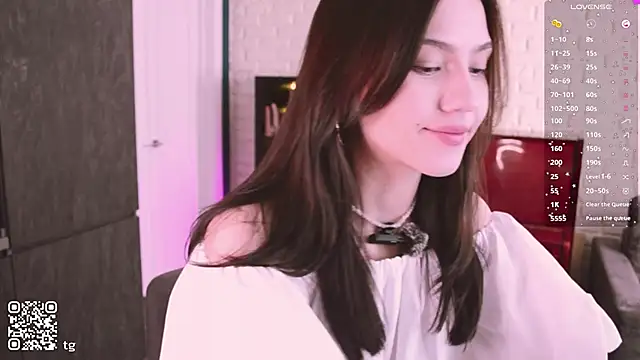 Snapshot of KendalHottt chatting on October 16, 2025, 4:35 am KendalHottt online show from October 16, 2025, 4:35 am