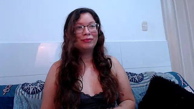 Snapshot of zoewhite2 chatting on December 1, 2025, 2:11 pm zoewhite2 online show from December 1, 2025, 2:11 pm