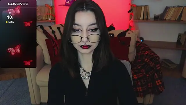 Snapshot of Mistress__Marcelline chatting on October 20, 2025, 9:43 am Mistress Marcelline online show from October 20, 2025, 9:43 am