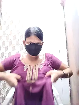 Snapshot of varnika chatting on September 17, 2025, 11:56 am varnika online show from September 17, 2025, 11:56 am