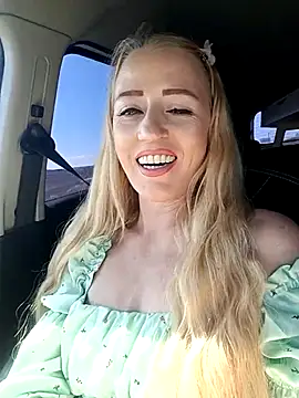 Snapshot of DeeA_Blondy chatting on September 27, 2025, 11:26 am DeeA Blondy online show from September 27, 2025, 11:26 am