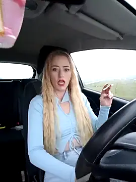 Snapshot of DeeA_Blondy chatting on October 8, 2025, 4:43 am DeeA Blondy online show from October 8, 2025, 4:43 am