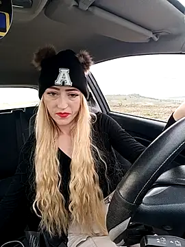 Snapshot of DeeA_Blondy chatting on October 18, 2025, 1:56 pm DeeA Blondy online show from October 18, 2025, 1:56 pm