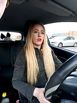 Snapshot of DeeA_Blondy chatting on October 24, 2025, 5:37 am DeeA Blondy online show from October 24, 2025, 5:37 am