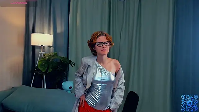 EdlinGathright online show from October 27, 2025, 4:16 am