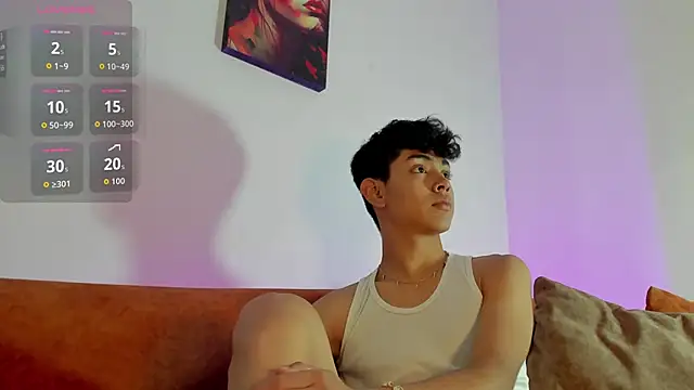 Snapshot of LoganTwink18 chatting on September 30, 2025, 12:10 pm LoganTwink18 online show from September 30, 2025, 12:10 pm