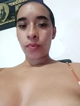 Snapshot of Valenn_fernandez chatting on May 5, 2026, 2:52 am Valenn fernandez online show from May 5, 2026, 2:52 am