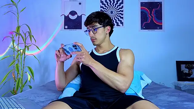 LatinReall online show from October 16, 2025, 12:22 am