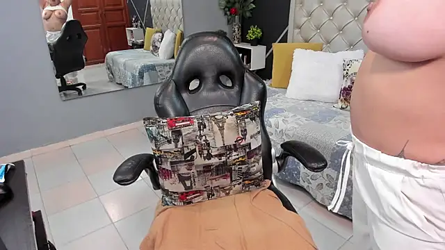 kris milff online show from October 17, 2025, 7:49 pm