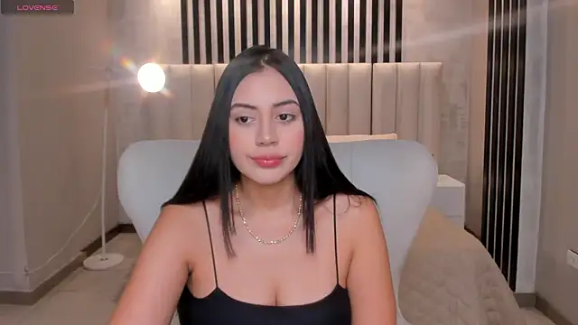 Snapshot of AmbarJames_ chatting on April 22, 2026, 11:23 am AmbarJames online show from April 22, 2026, 11:23 am