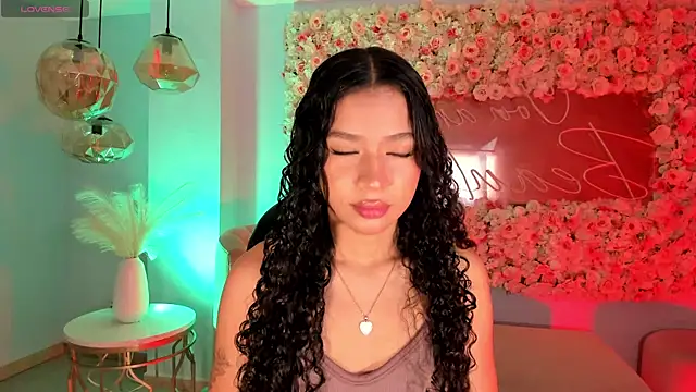 SophieHouston  online show from September 30, 2025, 2:27 am