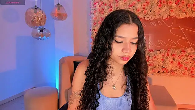 SophieHouston  online show from October 3, 2025, 4:31 am