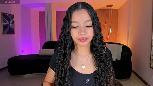 SophieHouston  online show from December 4, 2025, 4:22 am