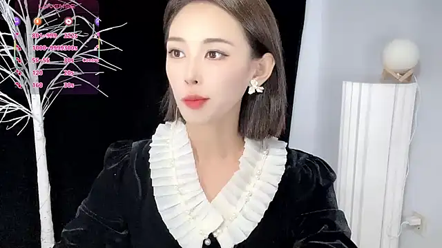 xiaoyue8888 online show from October 7, 2025, 2:31 am