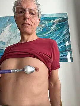 SexyLeon8 online show from April 8, 2026, 8:25 am