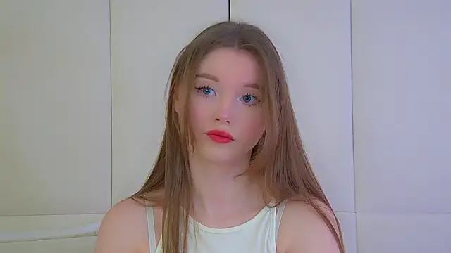 Snapshot of KeiraAsti chatting on May 11, 2026, 6:05 pm KeiraAsti online show from May 11, 2026, 6:05 pm