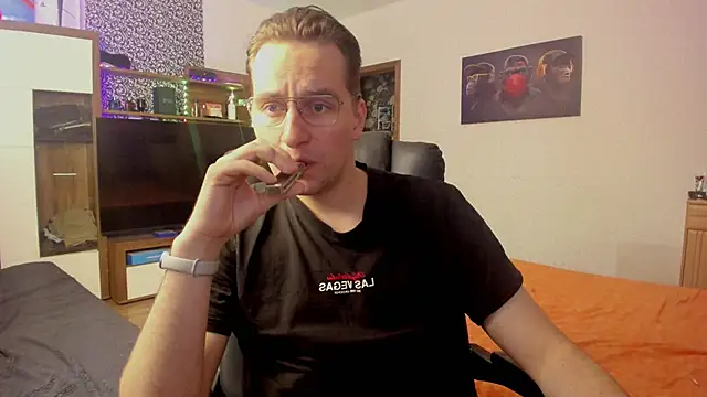 Snapshot of romiosabrino chatting on May 12, 2026, 2:47 pm romiosabrino online show from May 12, 2026, 2:47 pm