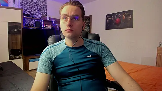 Snapshot of romiosabrino chatting on May 13, 2026, 10:01 am romiosabrino online show from May 13, 2026, 10:01 am