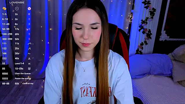 -CindyLou online show from September 11, 2025, 8:42 pm