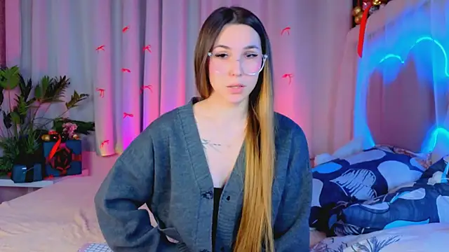 -CindyLou online show from January 6, 2026, 5:22 am