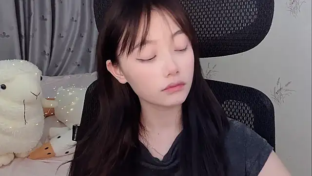 puppy-999 online show from June 10, 2026, 12:48 pm