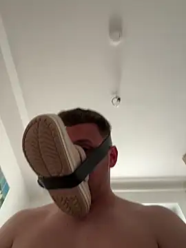 rubber oliver online show from April 22, 2026, 5:25 pm