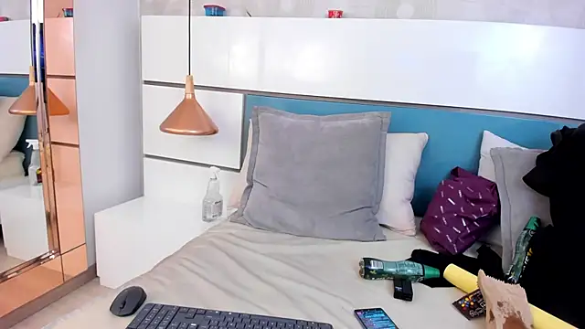 Ashkoreh online show from January 18, 2026, 6:34 pm