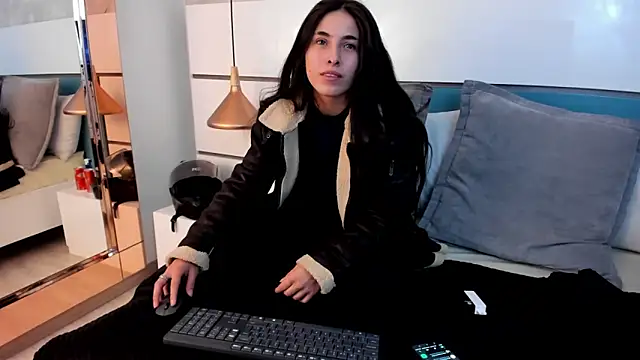 Ashkoreh online show from April 17, 2026, 3:26 pm