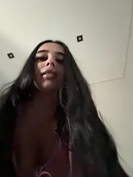 LilMisIndianx online show from June 5, 2026, 6:42 am