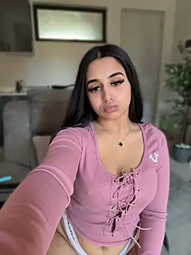LilMisIndianx online show from June 5, 2026, 7:14 am