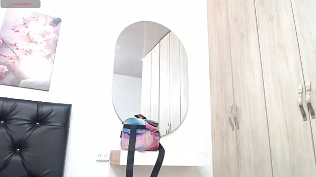 pinky f00x online show from March 20, 2026, 7:08 pm