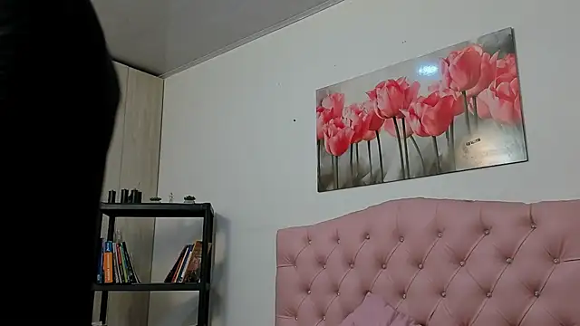 pinky f00x online show from July 27, 2026, 9:22 pm
