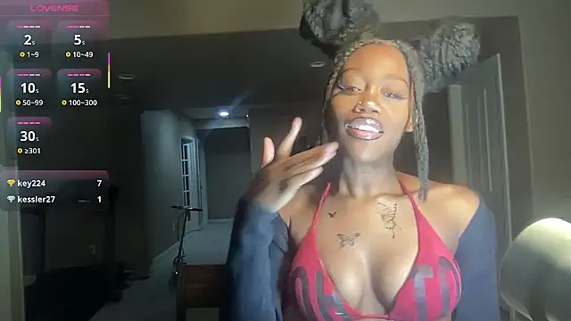 maskedgirl5005 online show from September 19, 2025, 6:41 pm