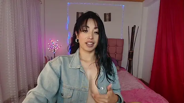 hannagomez 24 online show from March 3, 2026, 12:28 am