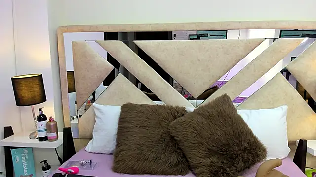 Snapshot of ximena_vasquez8 chatting on March 1, 2026, 3:08 am ximena vasquez8 online show from March 1, 2026, 3:08 am