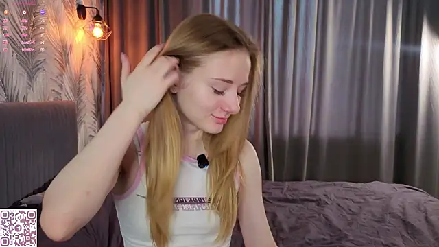 Snapshot of ElvinaRose chatting on April 4, 2026, 5:38 am ElvinaRose online show from April 4, 2026, 5:38 am